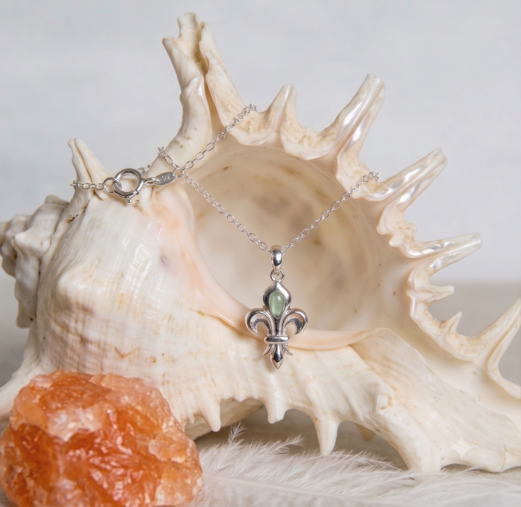 Fleur-de-lis-andara necklace, silver 